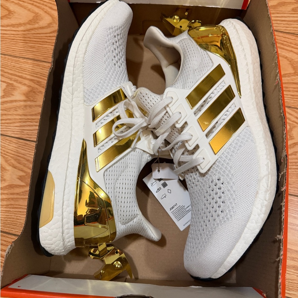 Adidas White and Gold Sneakers - Picture 1 of 7